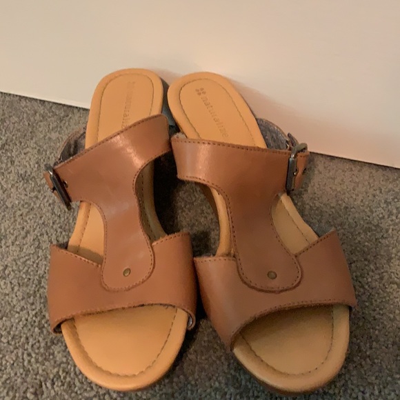 Naturalizer Tan Wedge Sandal size 9 - Picture 3 of 14